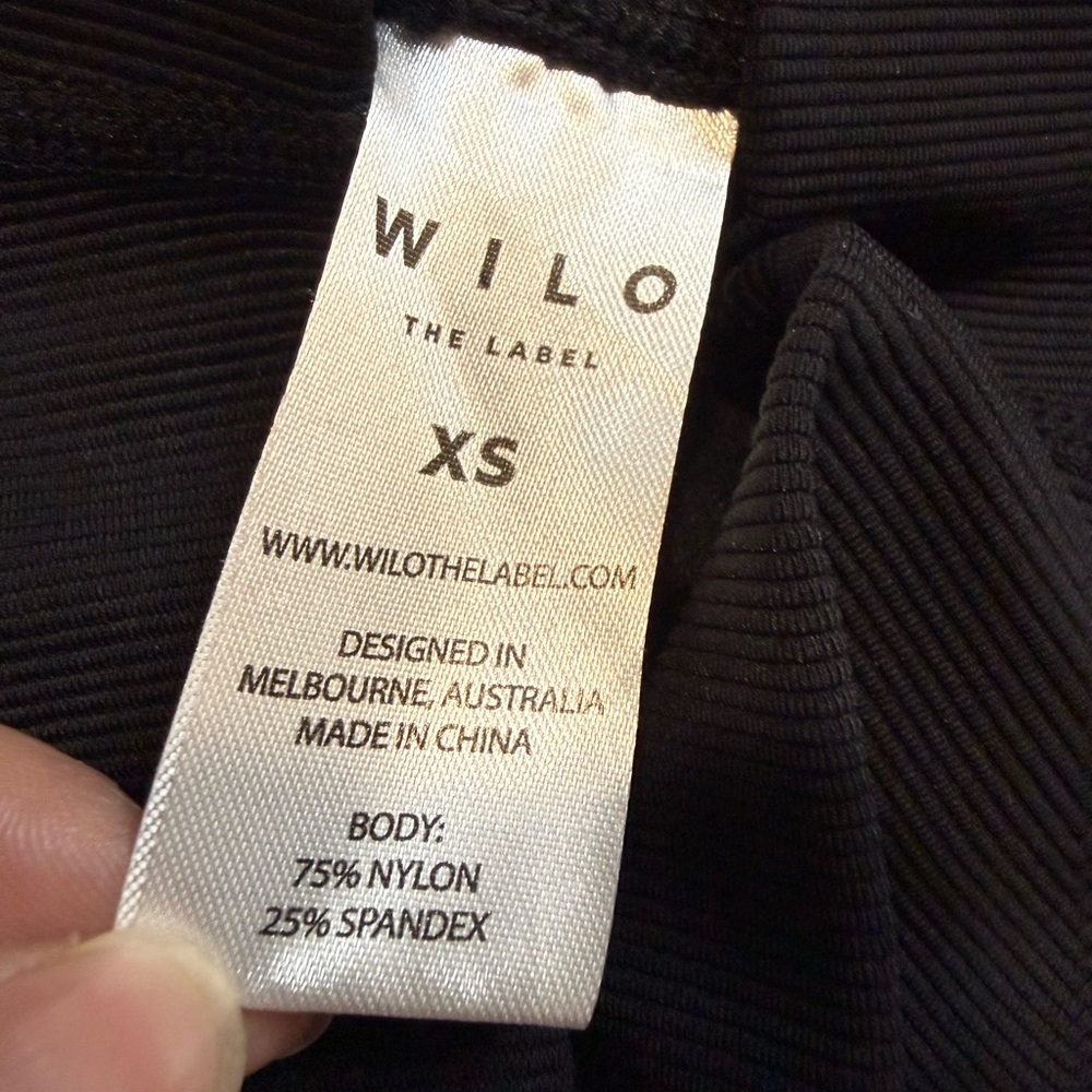 Wilo The Label | Ribbed Active Shorts - Picture 3 of 3